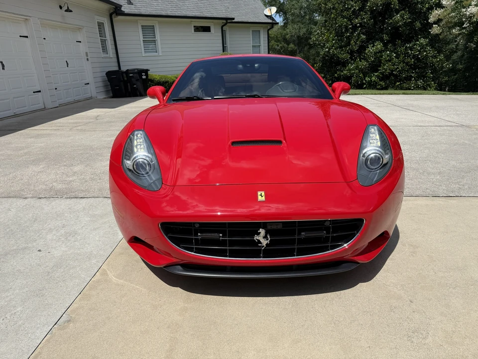 2010 Ferrari California - Image 14 of 31