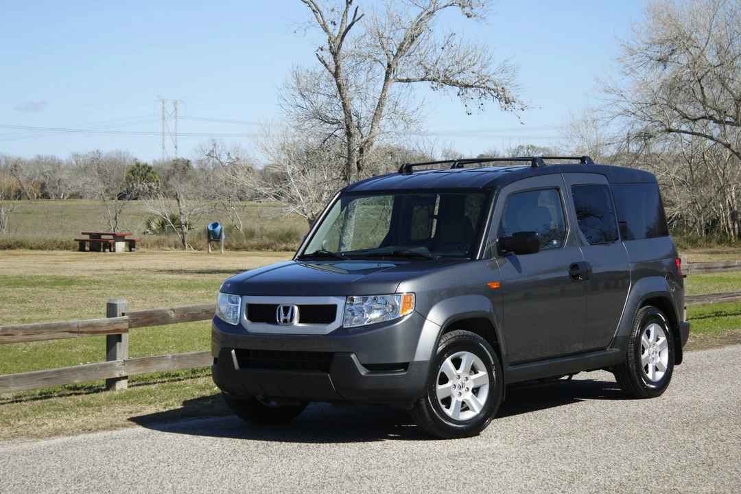 2010 Honda Element - Image 2 of 31