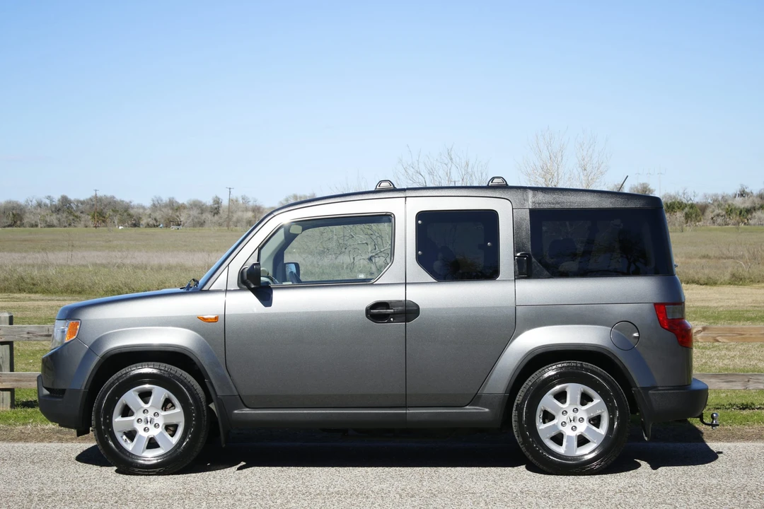 2010 Honda Element - Image 3 of 31