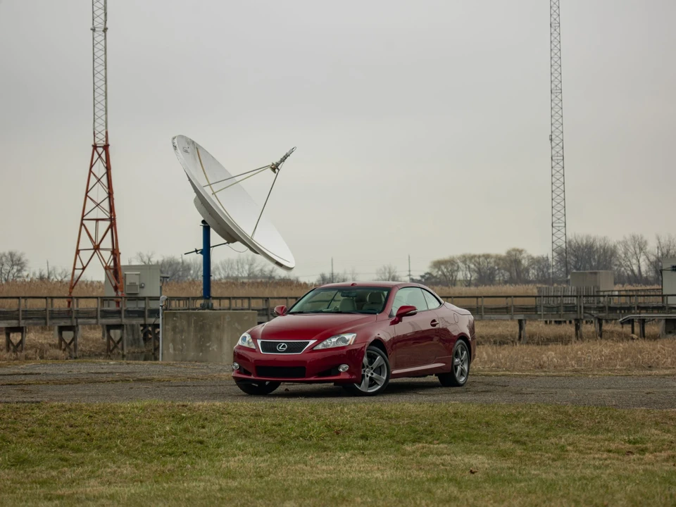 2010 Lexus IS 2nd Gen - Image 3 of 31