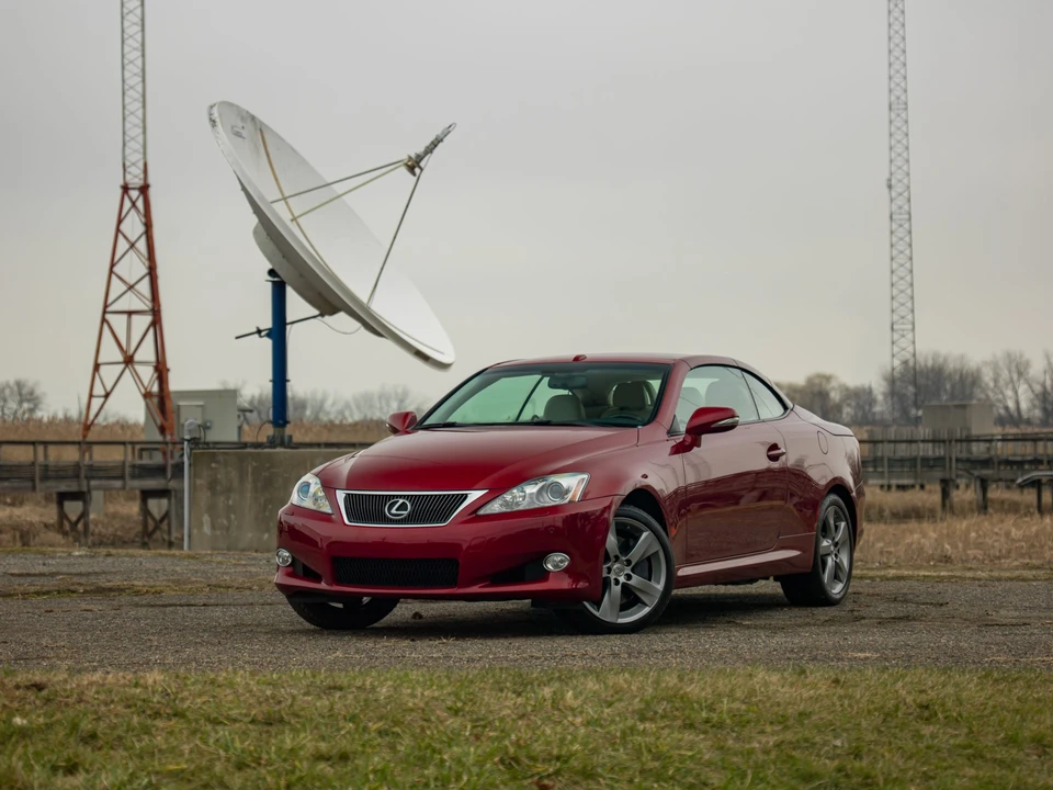 2010 Lexus IS 2nd Gen - Image 5 of 31