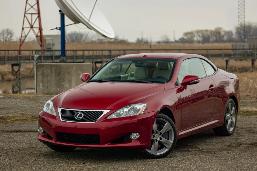 2010 Lexus IS 2nd Gen - Image 6 of 31