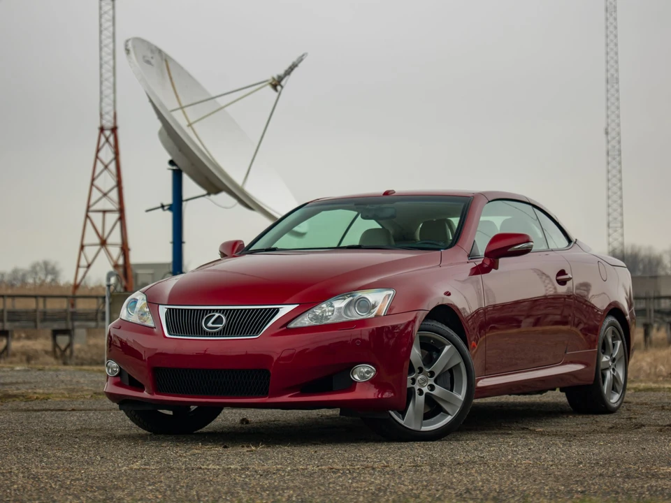 2010 Lexus IS 2nd Gen - Image 7 of 31