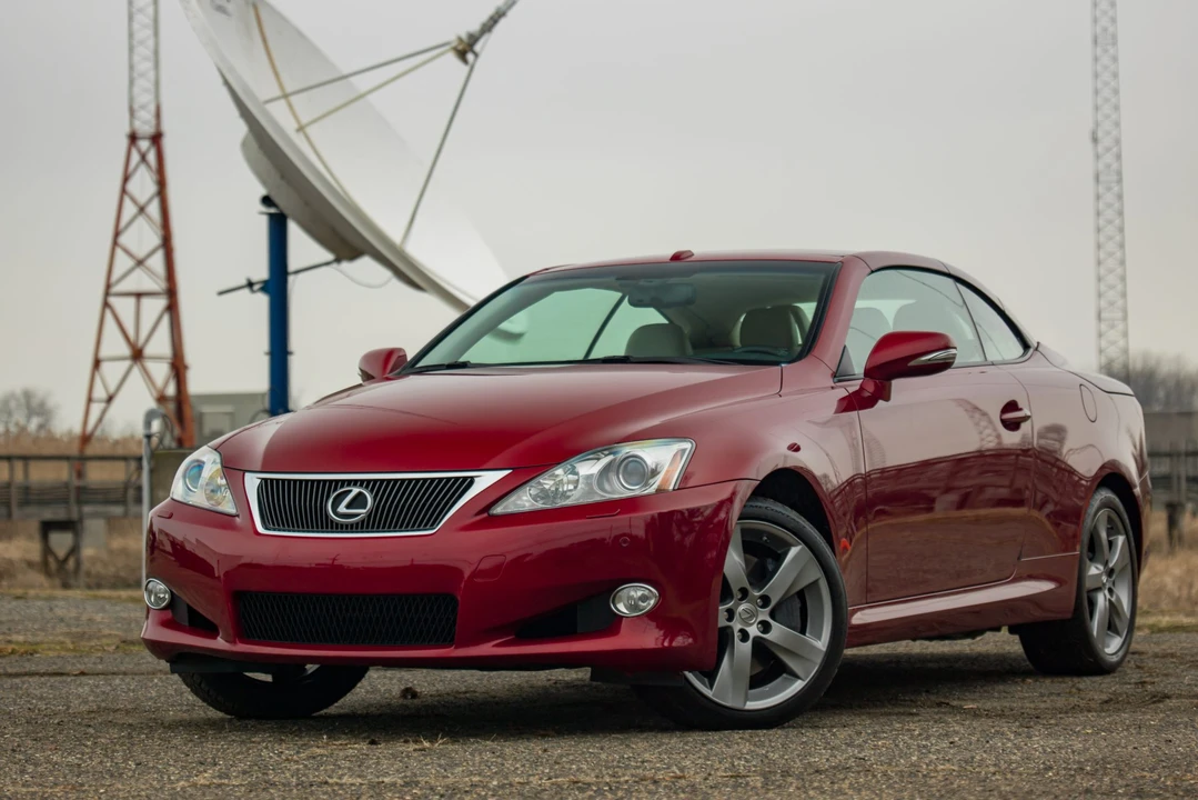 2010 Lexus IS 2nd Gen - Image 8 of 31