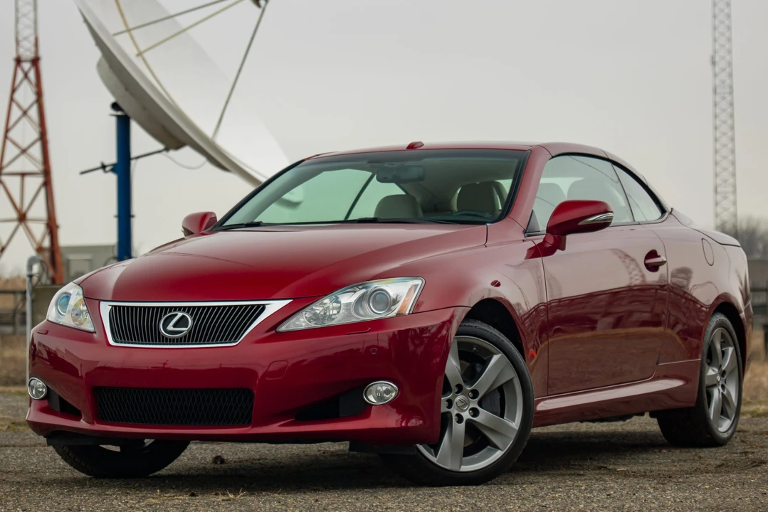 2010 Lexus IS 2nd Gen - Image 9 of 31