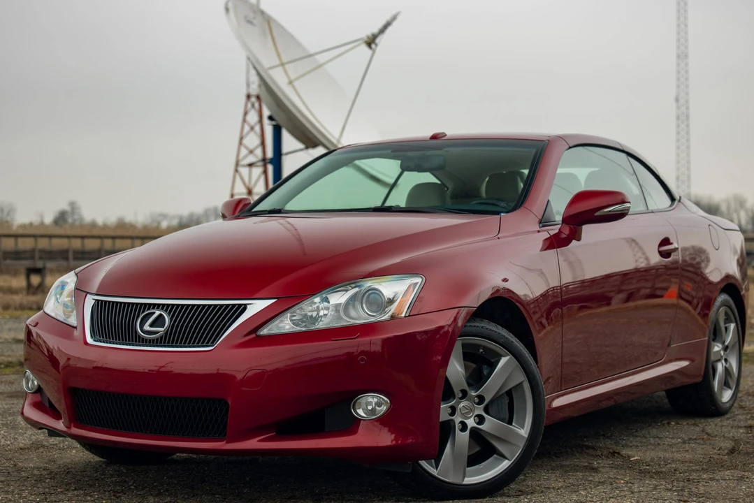 2010 Lexus IS 2nd Gen - Image 12 of 31