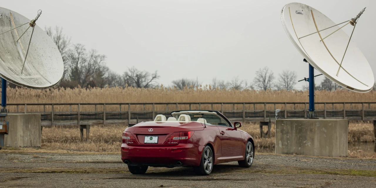 2010 Lexus IS 2nd Gen - Image 30 of 31