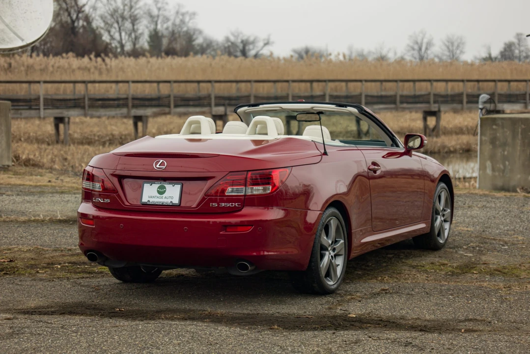 2010 Lexus IS 2nd Gen - Image 29 of 31