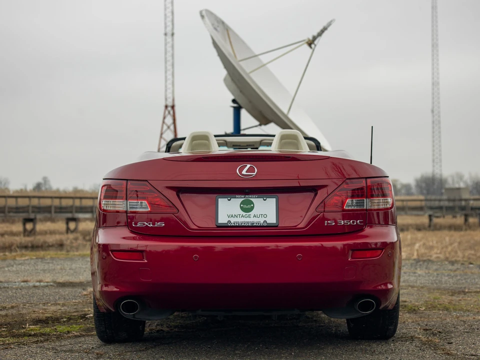 2010 Lexus IS 2nd Gen - Image 25 of 31
