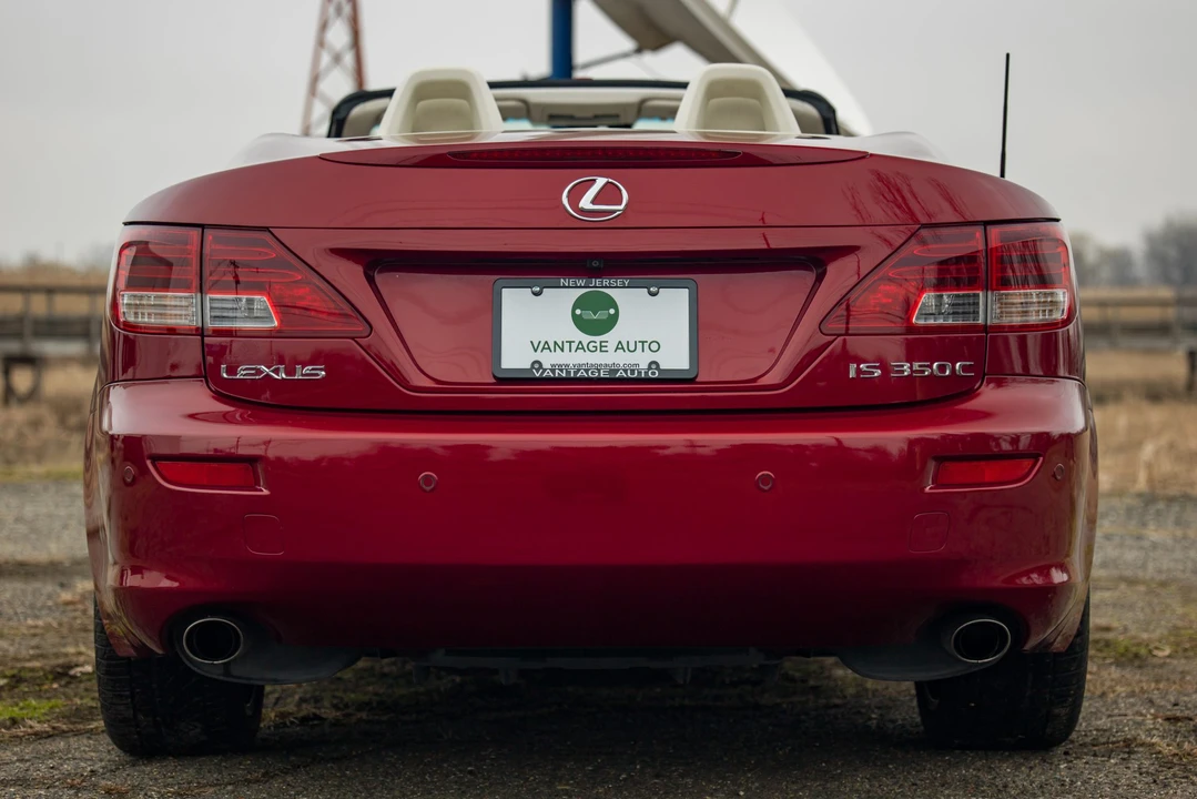 2010 Lexus IS 2nd Gen - Image 27 of 31