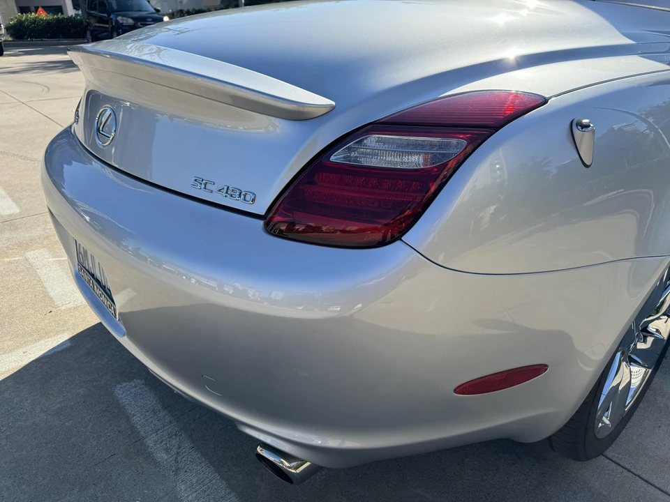 2010 Lexus SC430 - Image 28 of 31