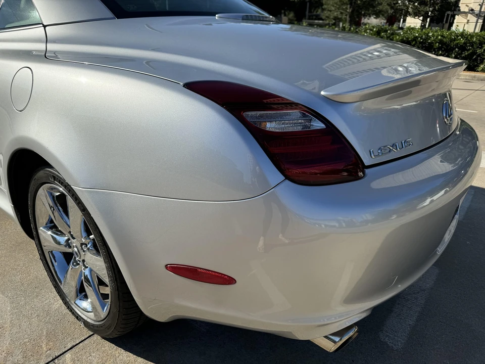 2010 Lexus SC430 - Image 22 of 31