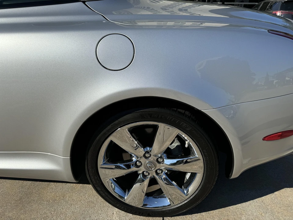 2010 Lexus SC430 - Image 19 of 31