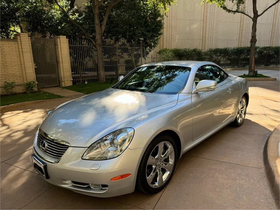 2010 Lexus SC430 - Image 8 of 31