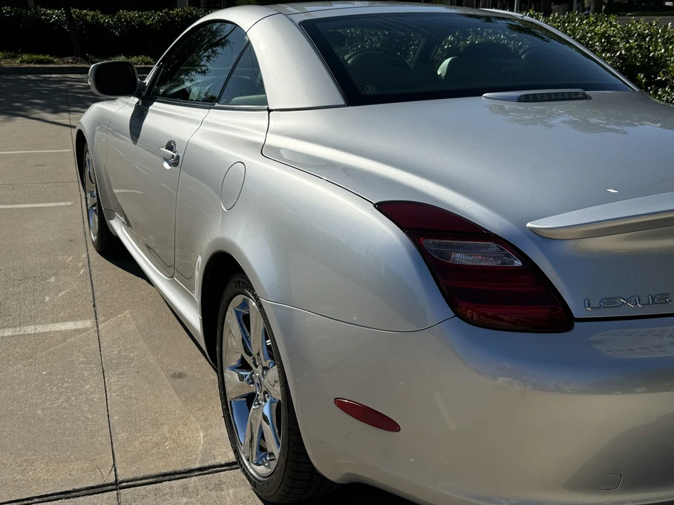 2010 Lexus SC430 - Image 23 of 31