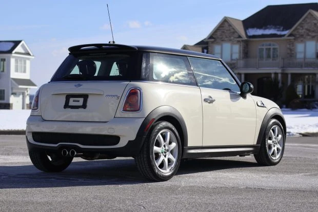 2010 Mini Mini 2nd Gen - Image 2 of 7