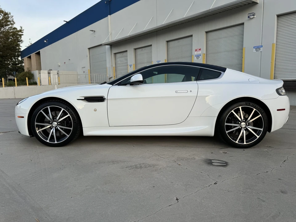 2011 Aston Martin V8 Vantage (2006-2017) - Image 19 of 31