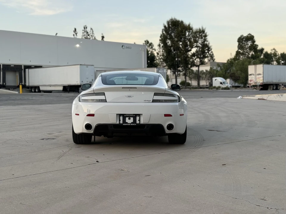 2011 Aston Martin V8 Vantage (2006-2017) - Image 26 of 31
