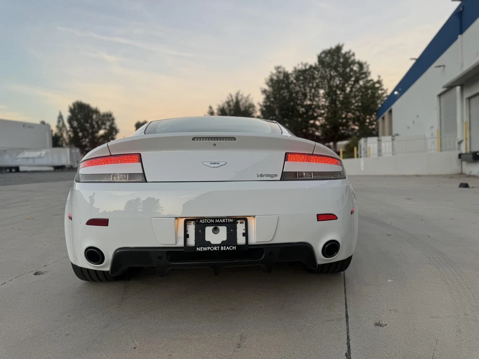 2011 Aston Martin V8 Vantage (2006-2017) - Image 28 of 31
