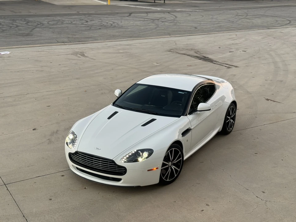 2011 Aston Martin V8 Vantage (2006-2017) - Image 2 of 31