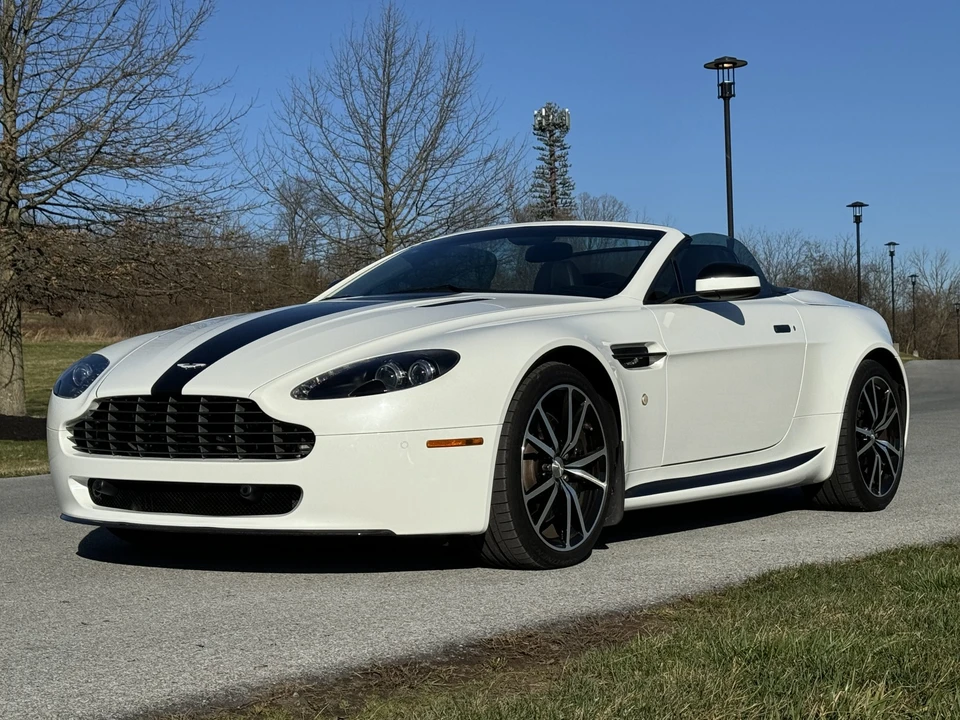 2011 Aston Martin V8 Vantage (2006-2017) - Image 28 of 31