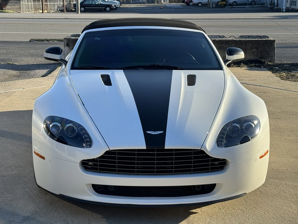 2011 Aston Martin V8 Vantage (2006-2017) - Image 6 of 31