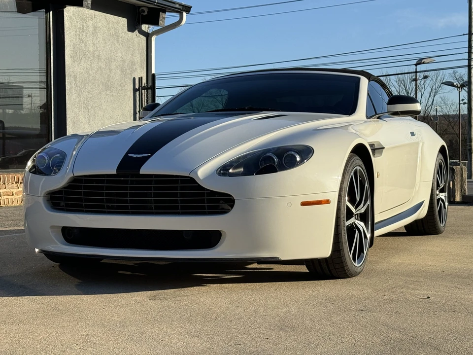 2011 Aston Martin V8 Vantage (2006-2017) - Image 4 of 31