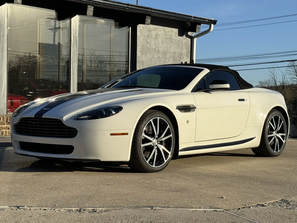2011 Aston Martin V8 Vantage (2006-2017) - Image 2 of 31
