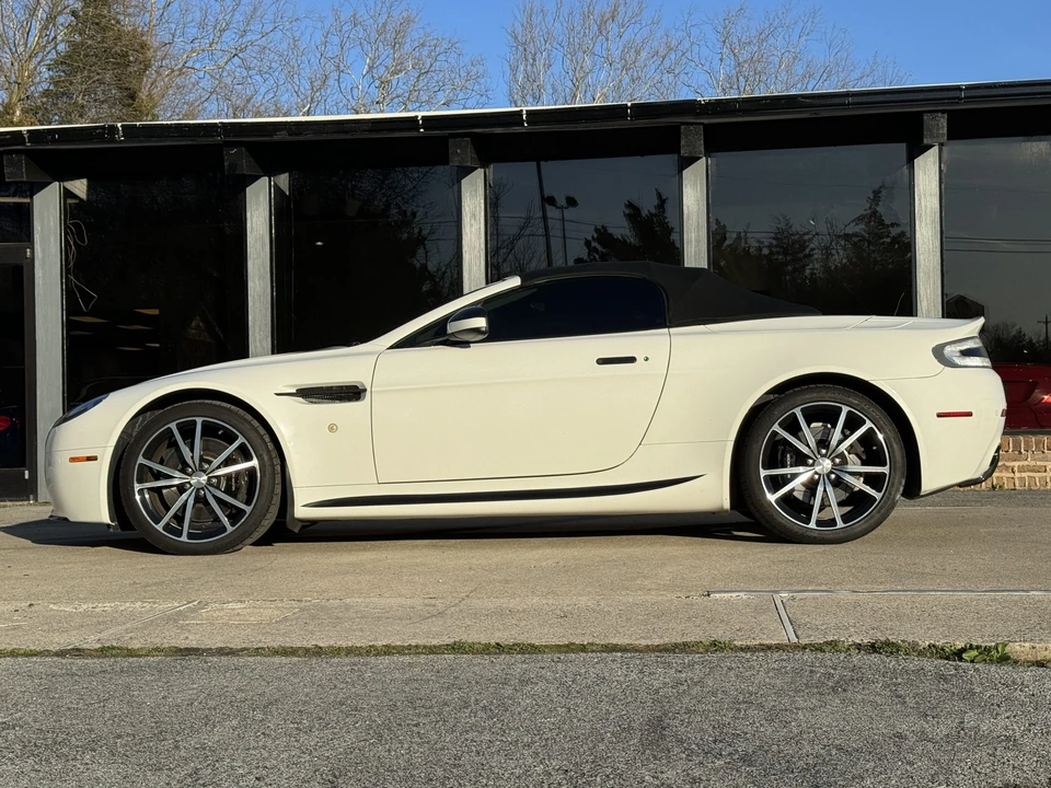 2011 Aston Martin V8 Vantage (2006-2017) - Image 25 of 31