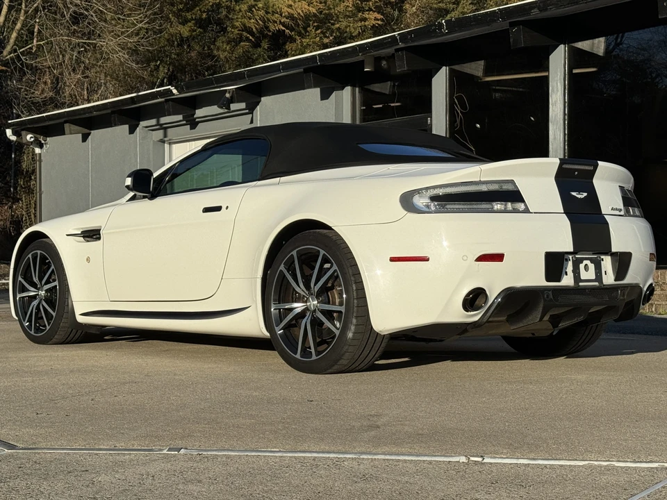 2011 Aston Martin V8 Vantage (2006-2017) - Image 22 of 31