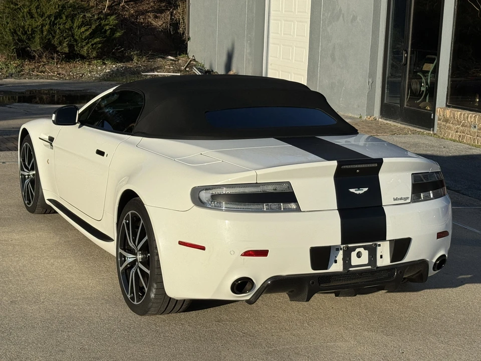 2011 Aston Martin V8 Vantage (2006-2017) - Image 21 of 31