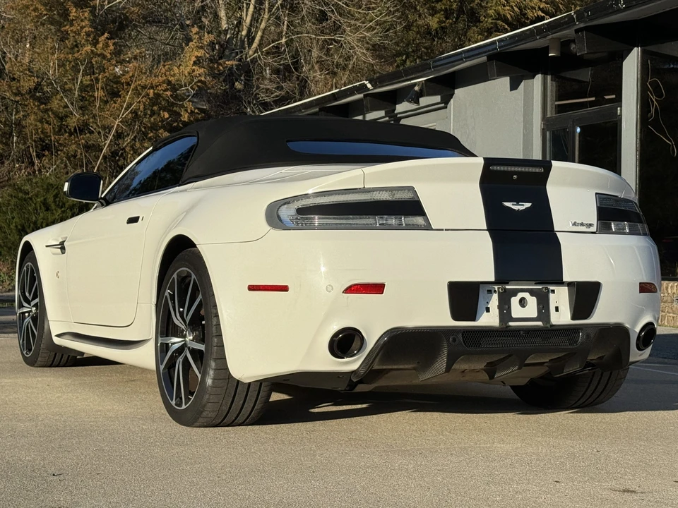 2011 Aston Martin V8 Vantage (2006-2017) - Image 20 of 31