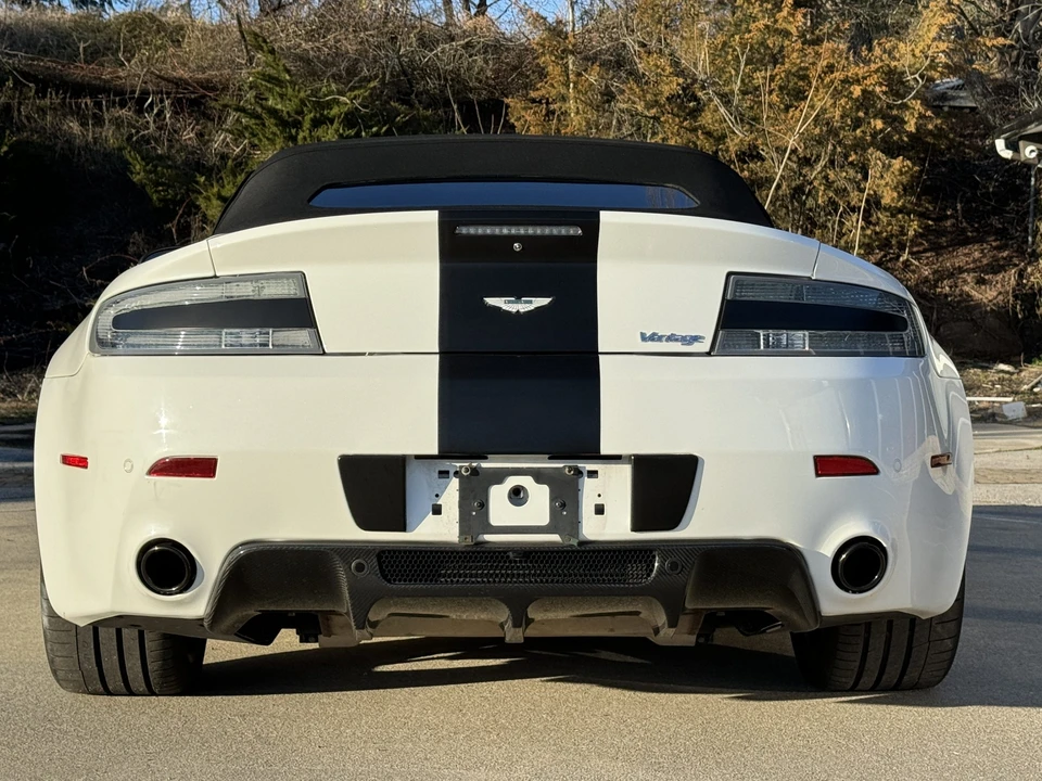 2011 Aston Martin V8 Vantage (2006-2017) - Image 18 of 31