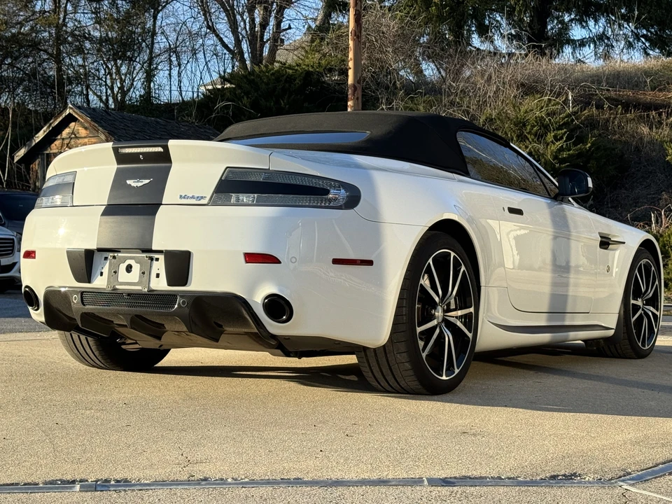 2011 Aston Martin V8 Vantage (2006-2017) - Image 14 of 31