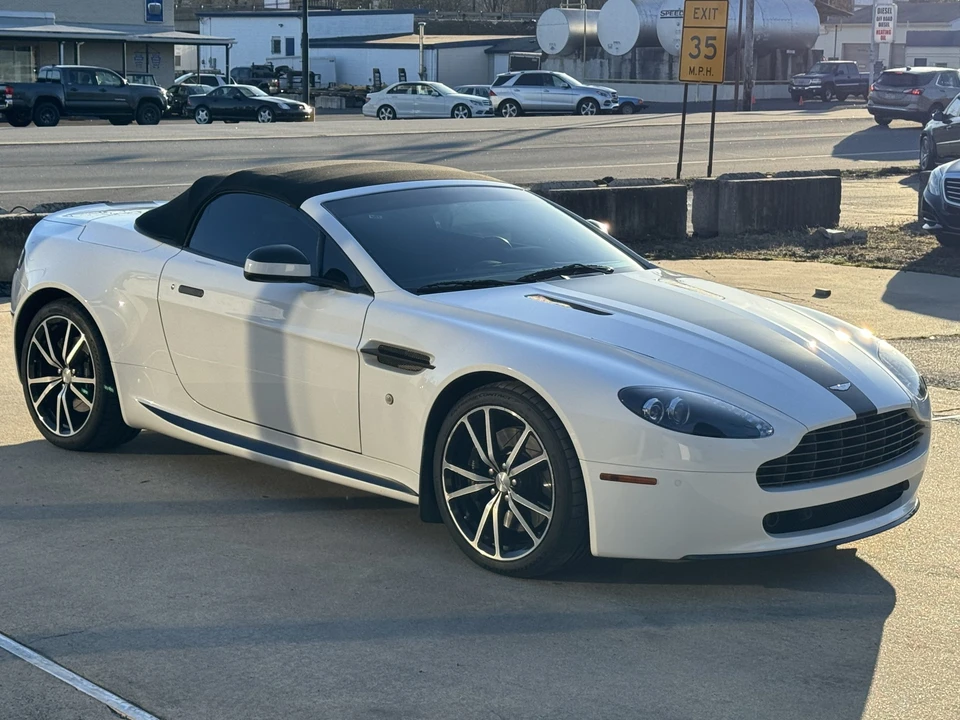 2011 Aston Martin V8 Vantage (2006-2017) - Image 13 of 31