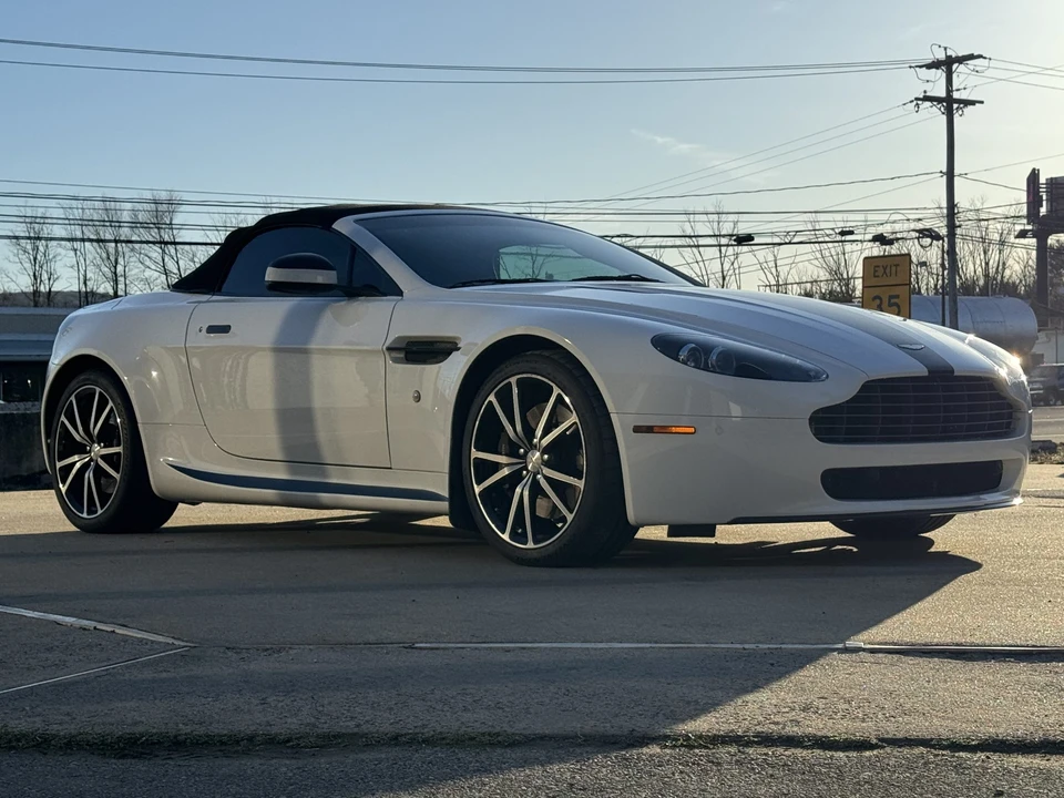2011 Aston Martin V8 Vantage (2006-2017) - Image 12 of 31