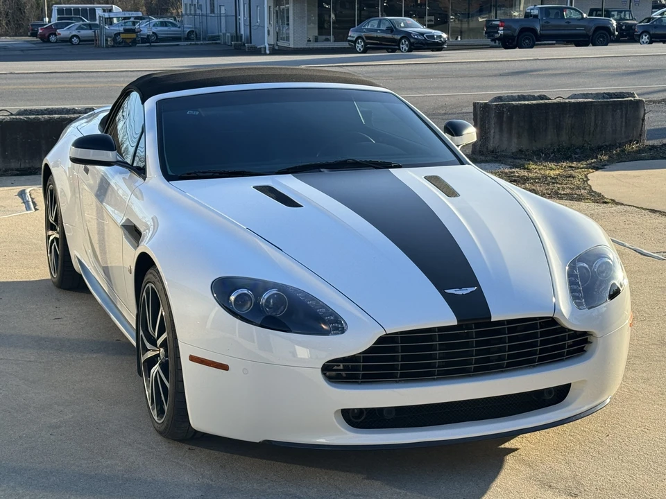 2011 Aston Martin V8 Vantage (2006-2017) - Image 11 of 31
