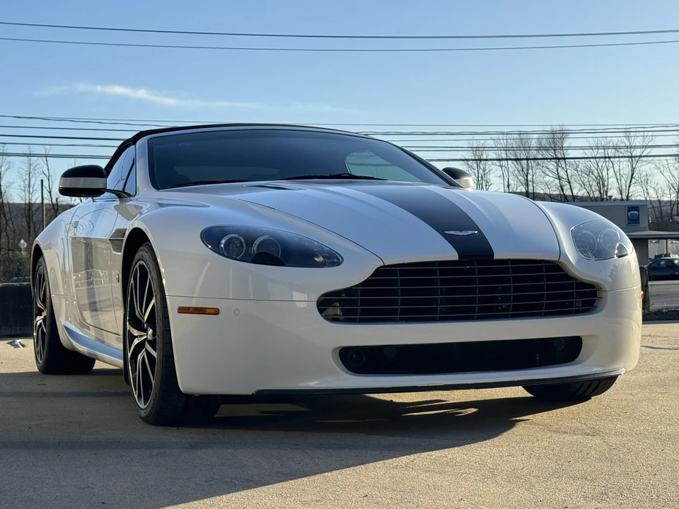 2011 Aston Martin V8 Vantage (2006-2017) - Image 10 of 31