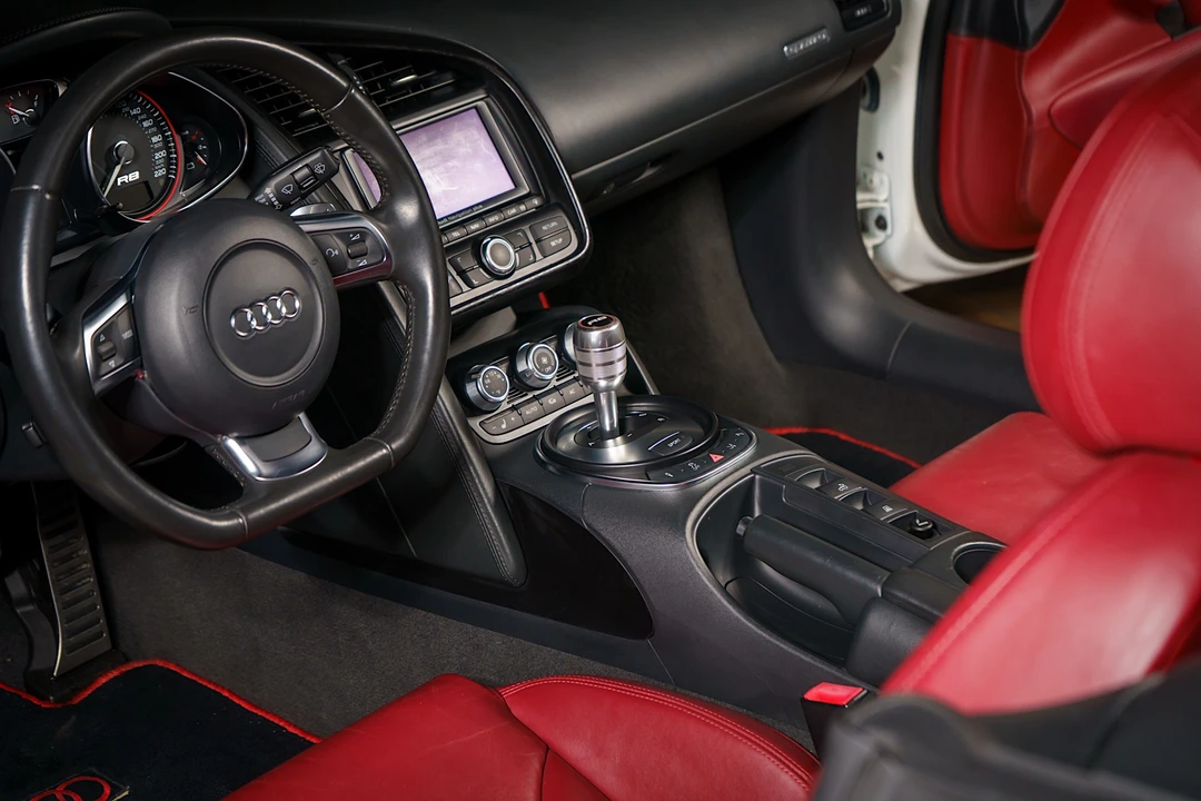 2011 Audi 42 R8 - Image 4 of 31