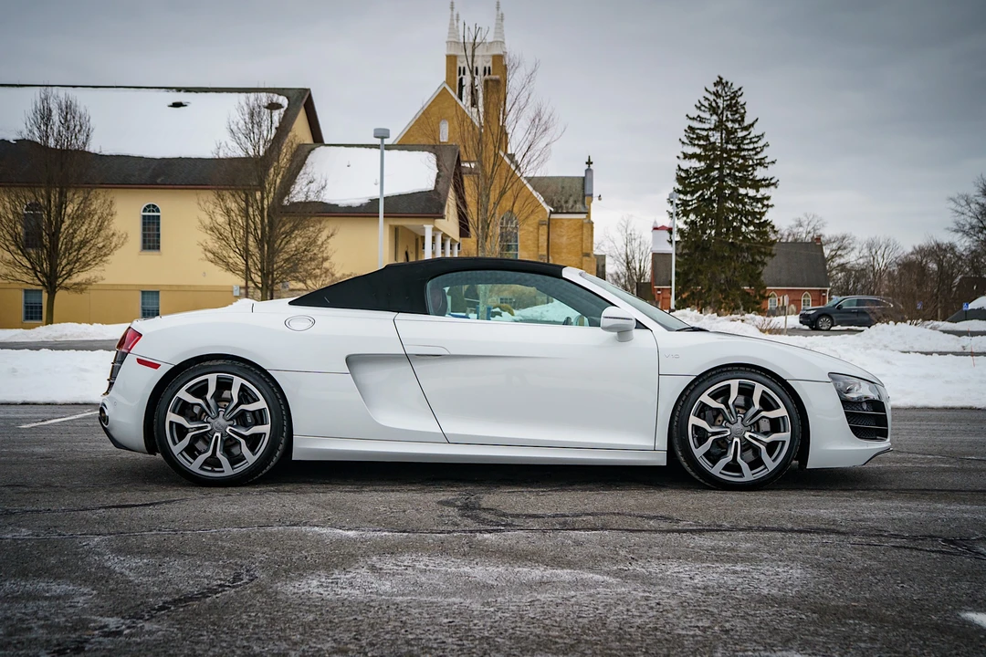 2011 Audi 42 R8 - Image 30 of 31