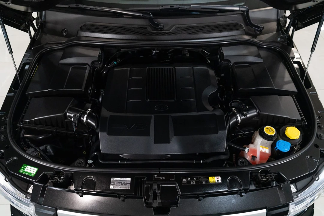 2011 Land Rover Discovery 4th Gen - Image 6 of 8