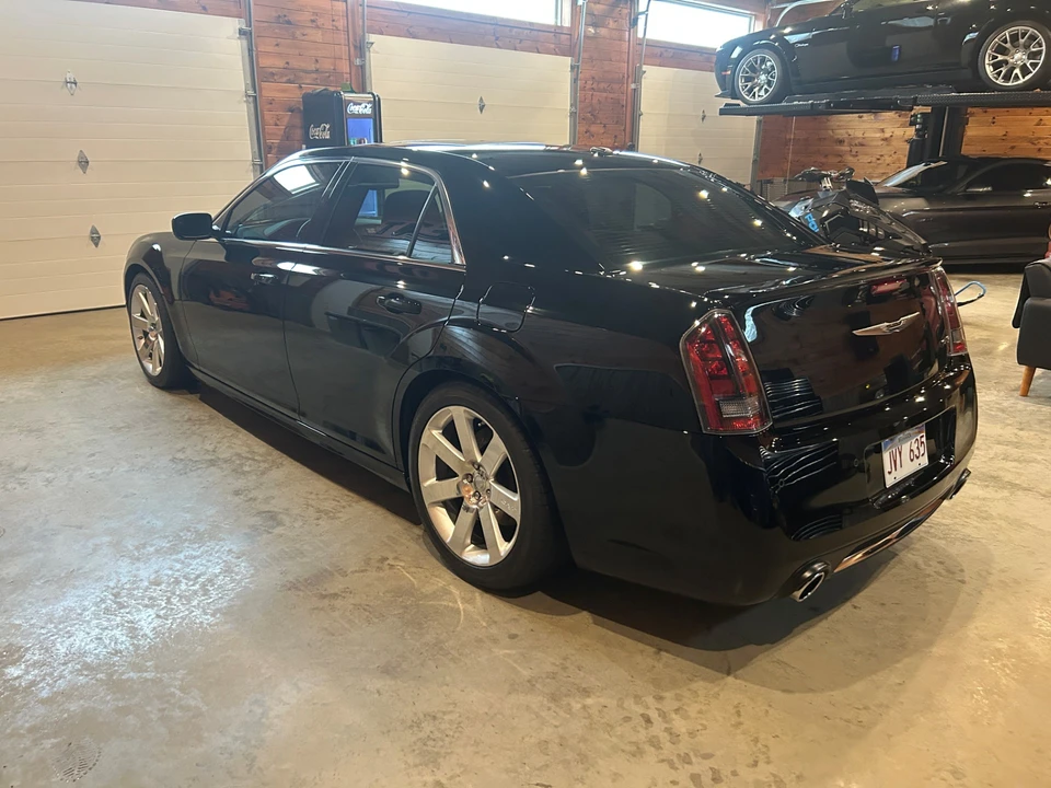 2012 Chrysler 300 (2005-2023) - Image 4 of 31