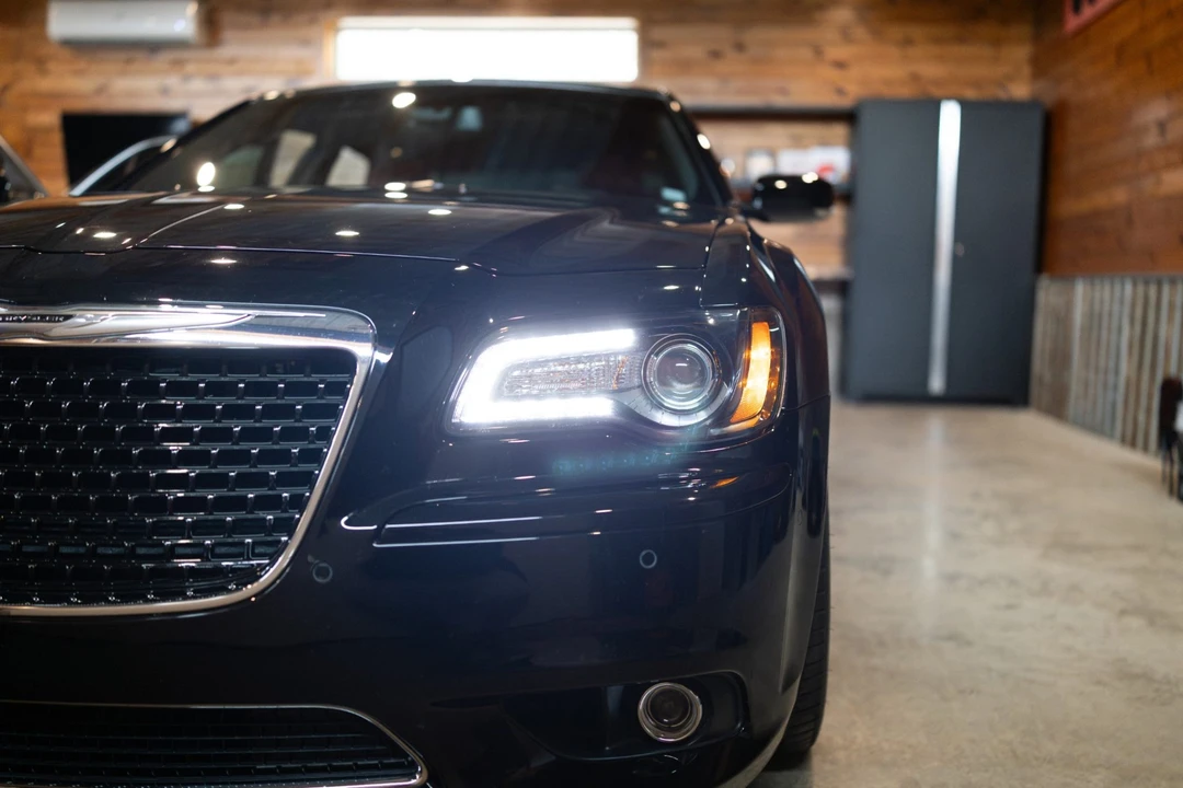 2012 Chrysler 300 (2005-2023) - Image 9 of 31
