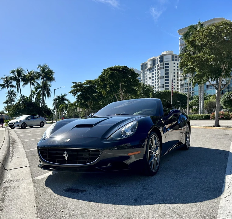 2012 Ferrari California - Image 2 of 31
