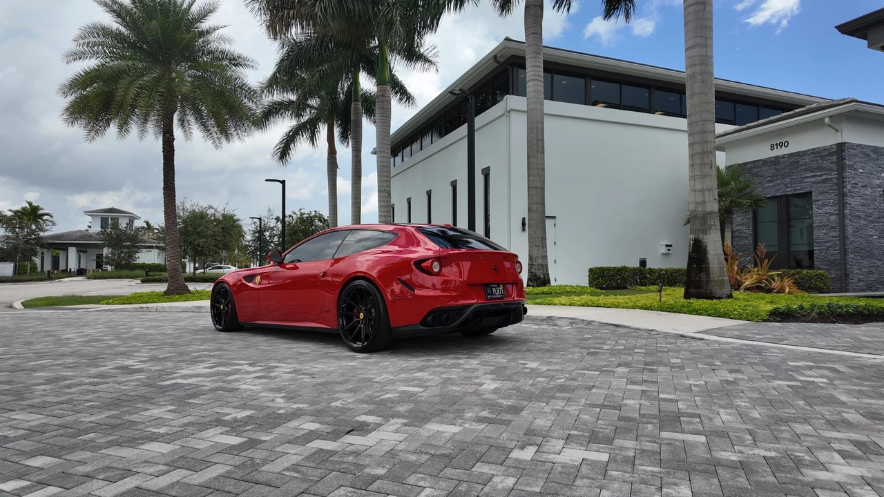 2012 Ferrari FF - Image 12 of 31