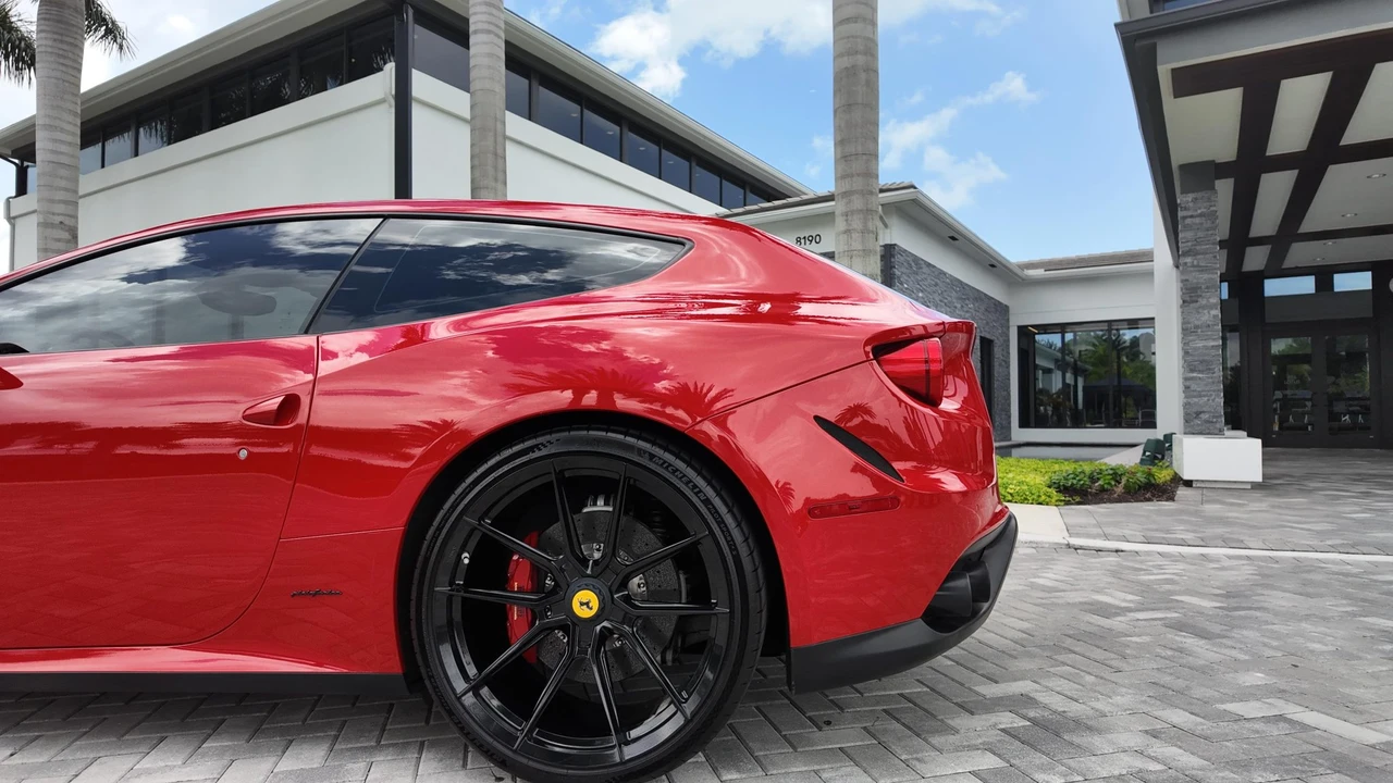 2012 Ferrari FF - Image 17 of 31