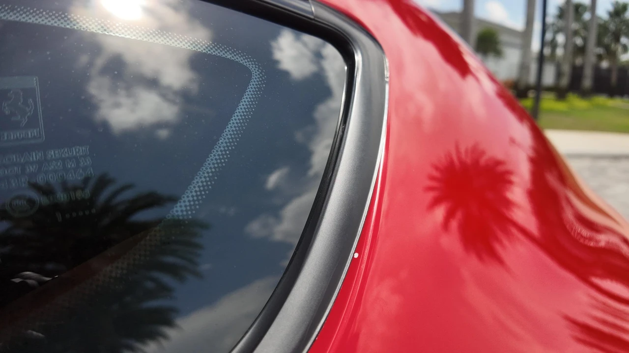 2012 Ferrari FF - Image 26 of 31