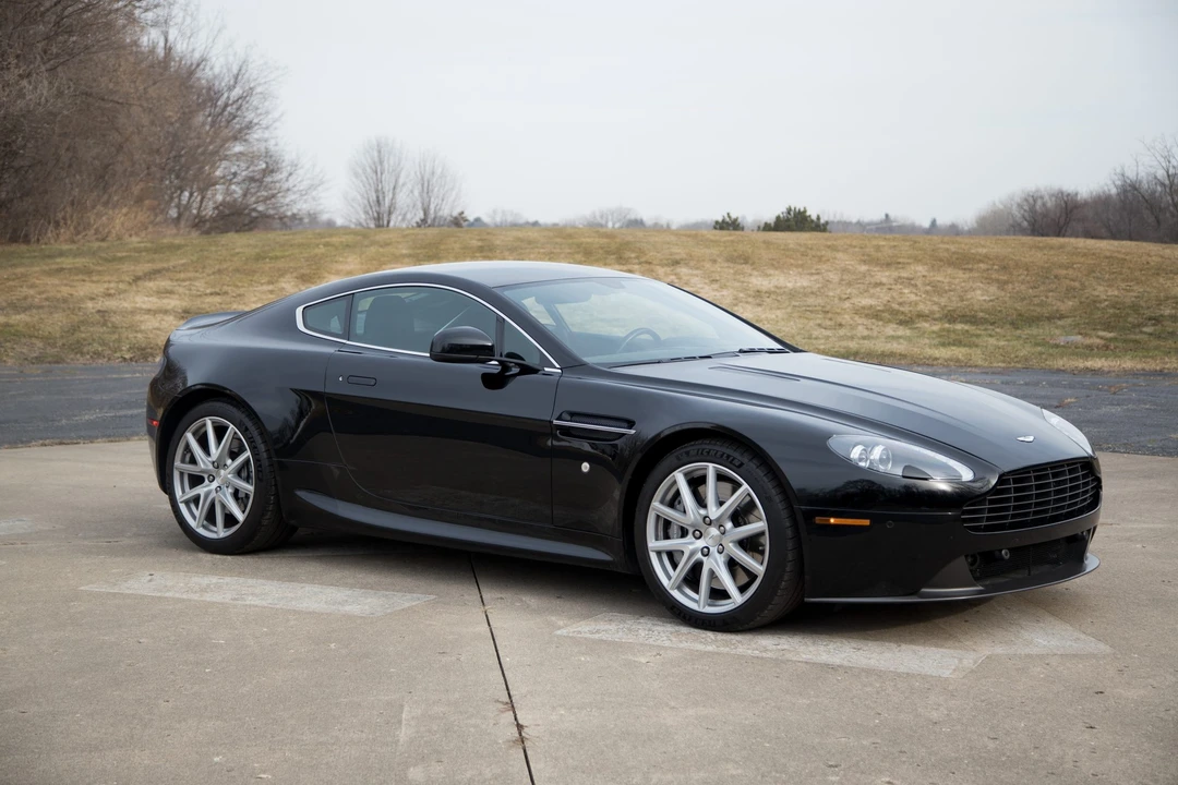 2013 Aston Martin V8 Vantage (2006-2017) - Image 3 of 31
