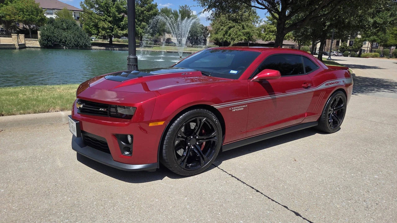 2013 Chevrolet Camaro ZL1 5th Gen - Image 2 of 31