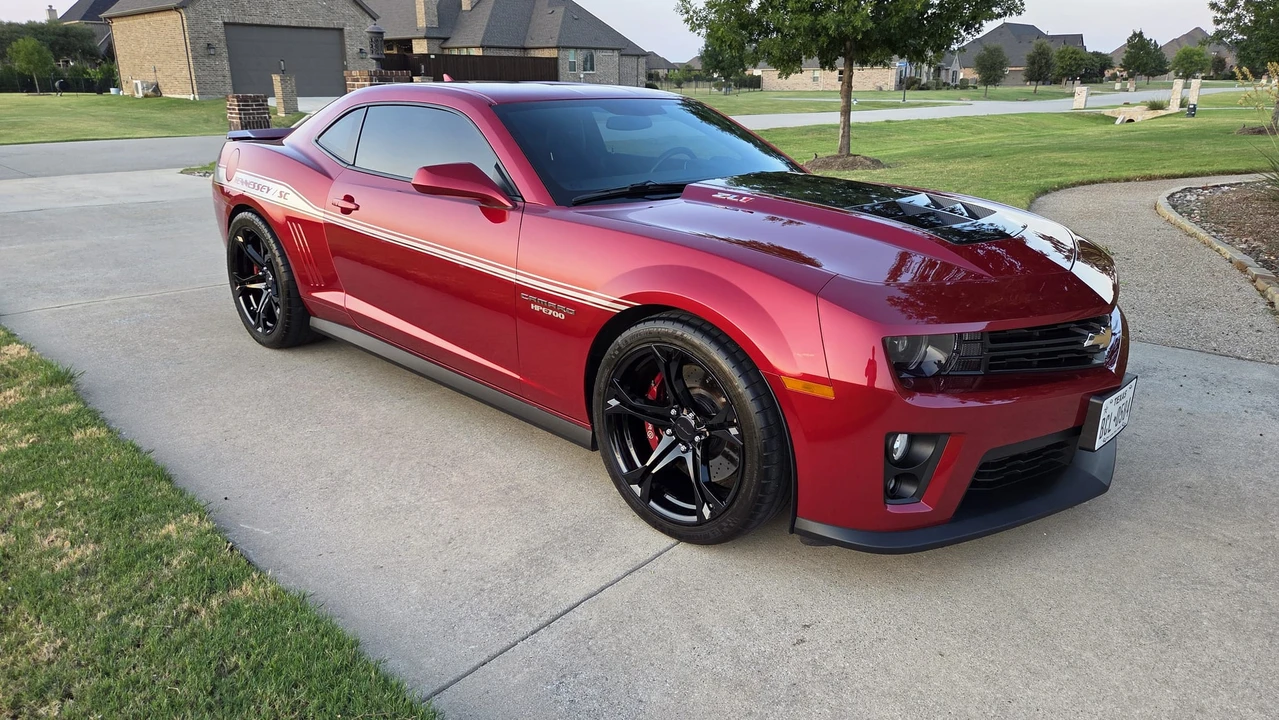2013 Chevrolet Camaro ZL1 5th Gen - Image 18 of 31